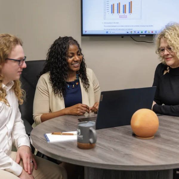 hilltop-discuss-with-clients