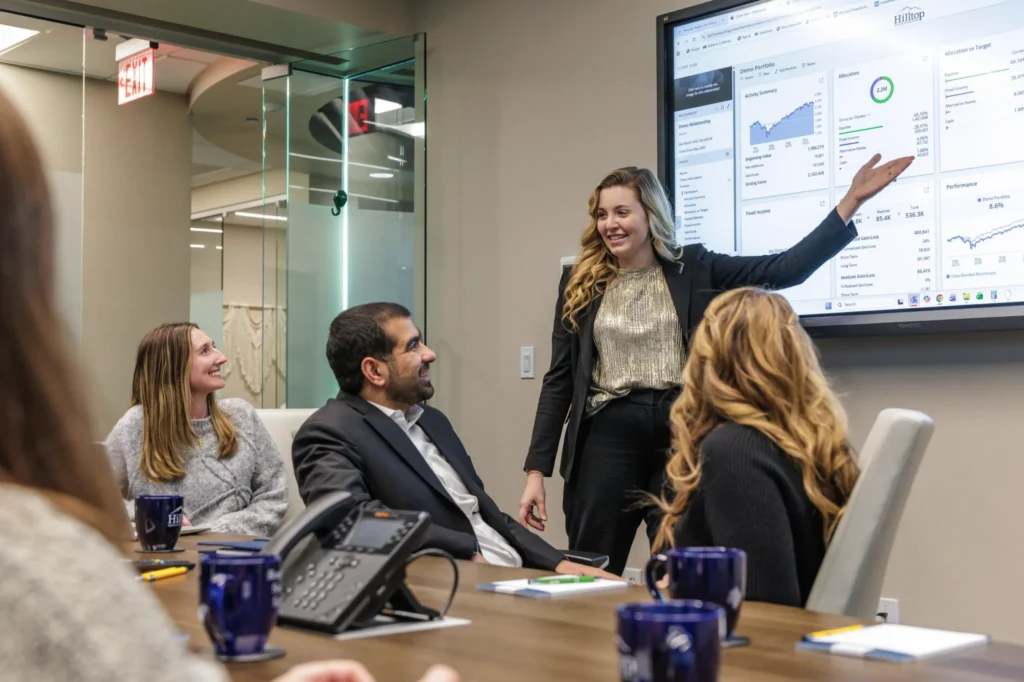 hilltop-discussing-finances